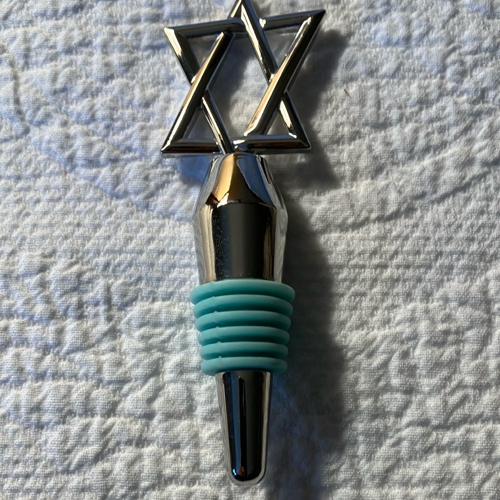 Silver Star Wine Stopper with Blue Accent